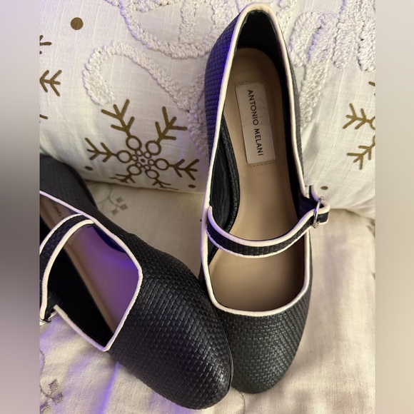 Antonio Melani Ruth Raffia Black and White Woven Flats size 6M. - Picture 3 of 5